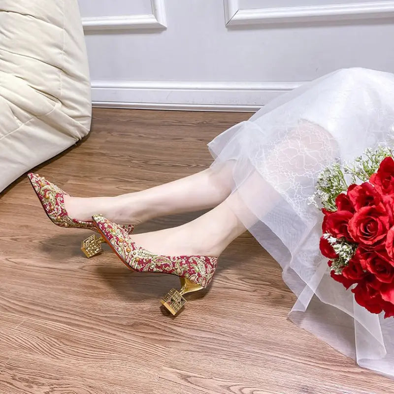 Stylish white heels designed for comfort and long-lasting wearability.