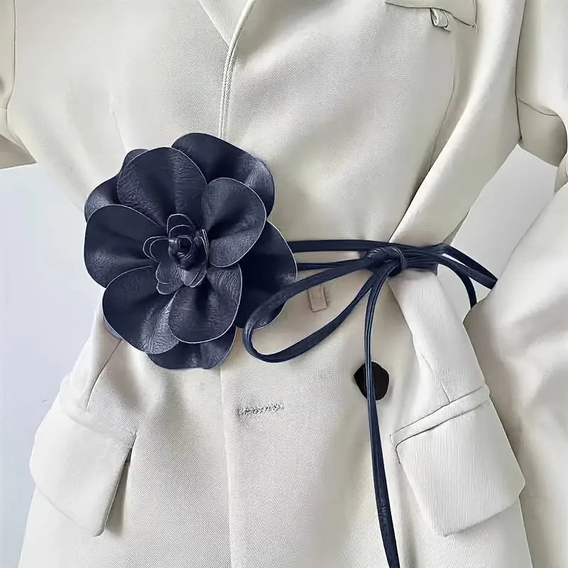 Fashionable floral belt, perfect accessory for any modern wardrobe.