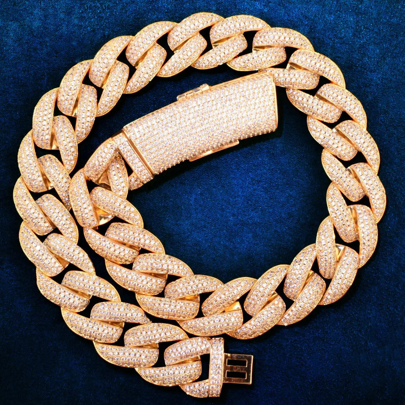 Fashion-forward gold Cuban chain with eye-catching shine, perfect for hip hop style.