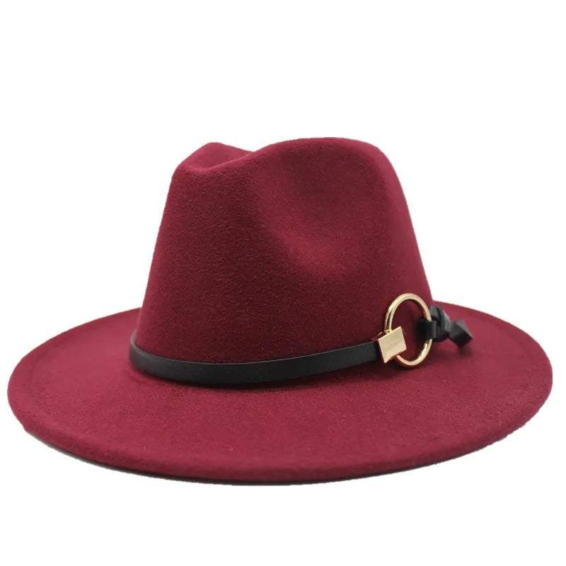 Elegant fedora in mauve, suitable for various occasions.