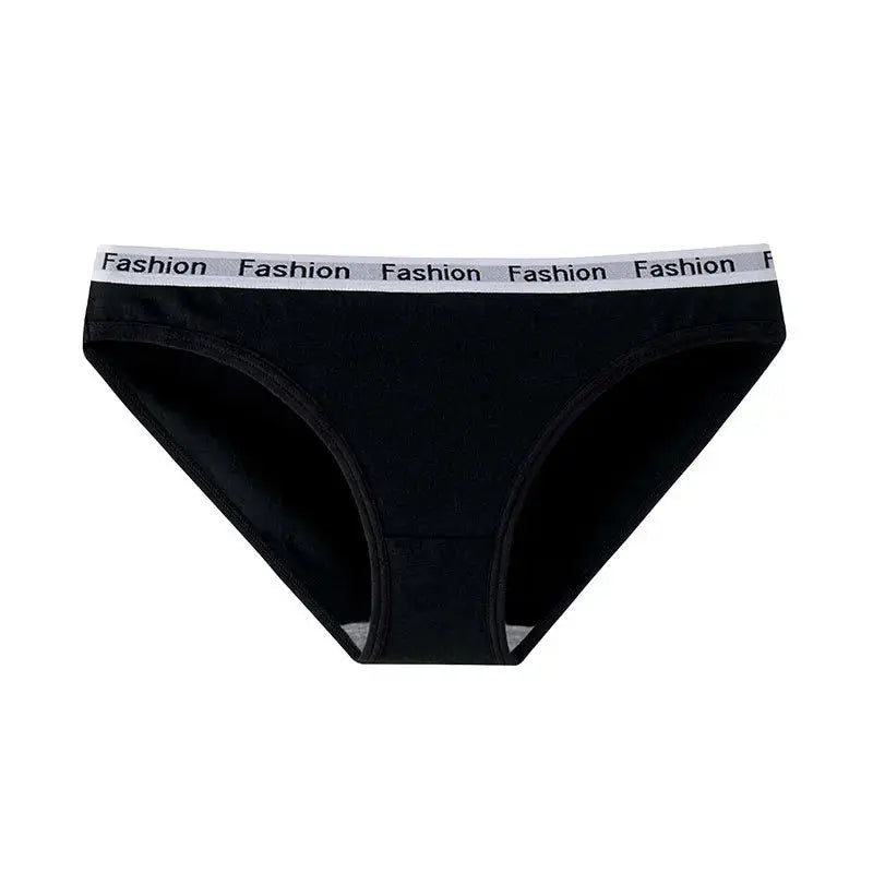 Non-chafe cotton elastane briefs in beige, ideal for daily wear.