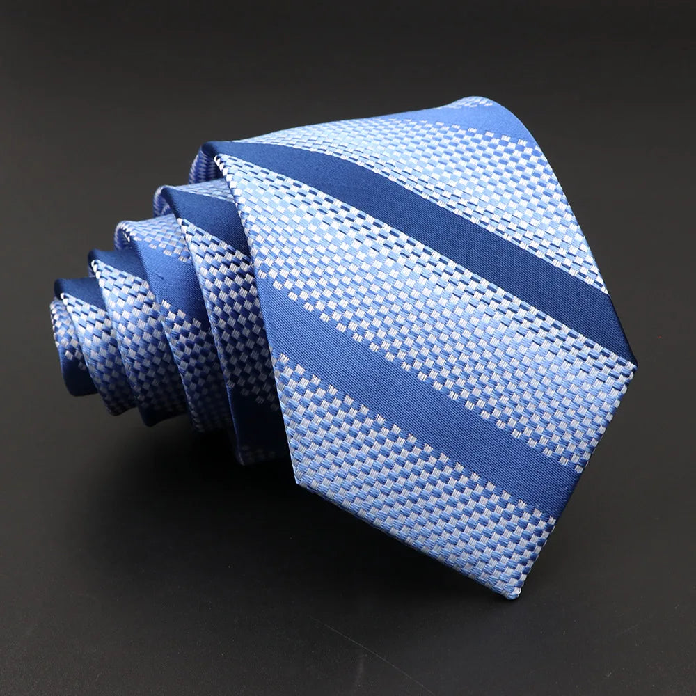 Contemporary narrow tie with sophisticated jacquard stripes and refined finish