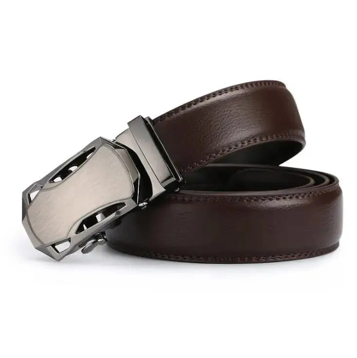 Modern men's belt in black, ideal for professional settings.