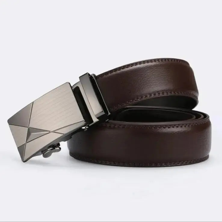 Sophisticated automatic buckle belt in sleek black color.