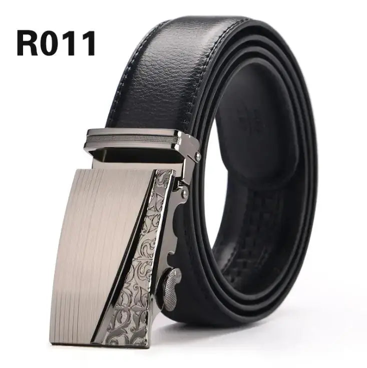 Men's luxury belt featuring a hassle-free automatic buckle.