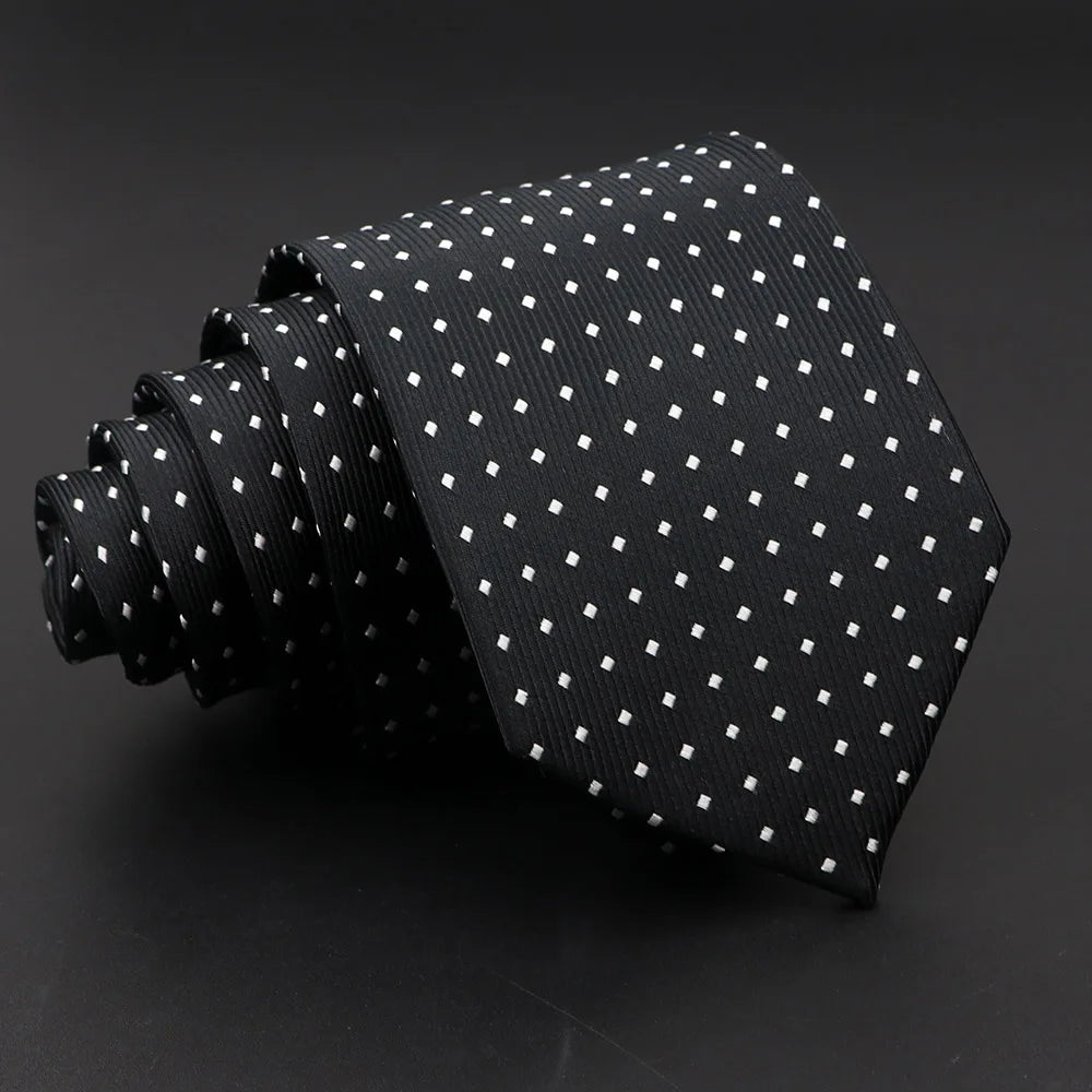 Professional narrow tie in classic stripe pattern with jacquard craftsmanship