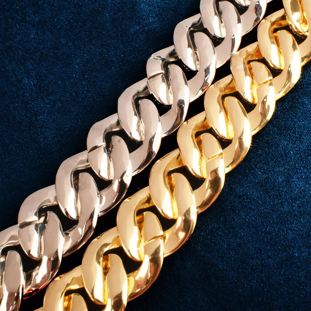 Adjustable gold Cuban chain necklace, perfect for any occasion with a stylish design.