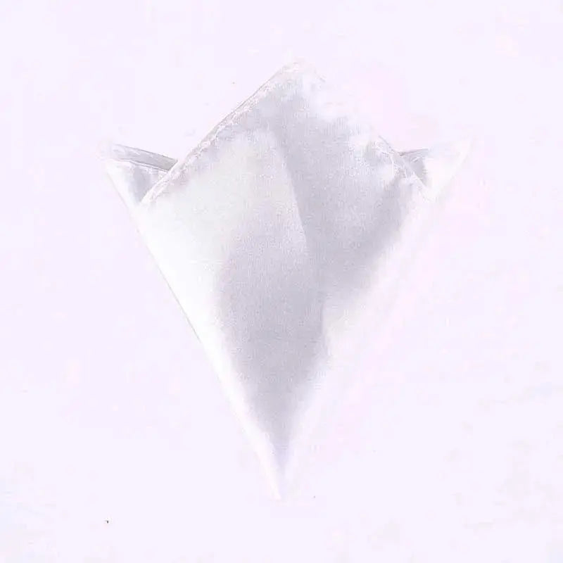 Luxurious pocket square in soft lavender, perfect for groomsmen gifts.
