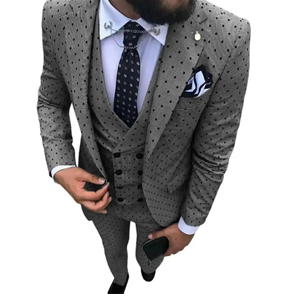 Detail of the trousers' pockets, designed for functionality.