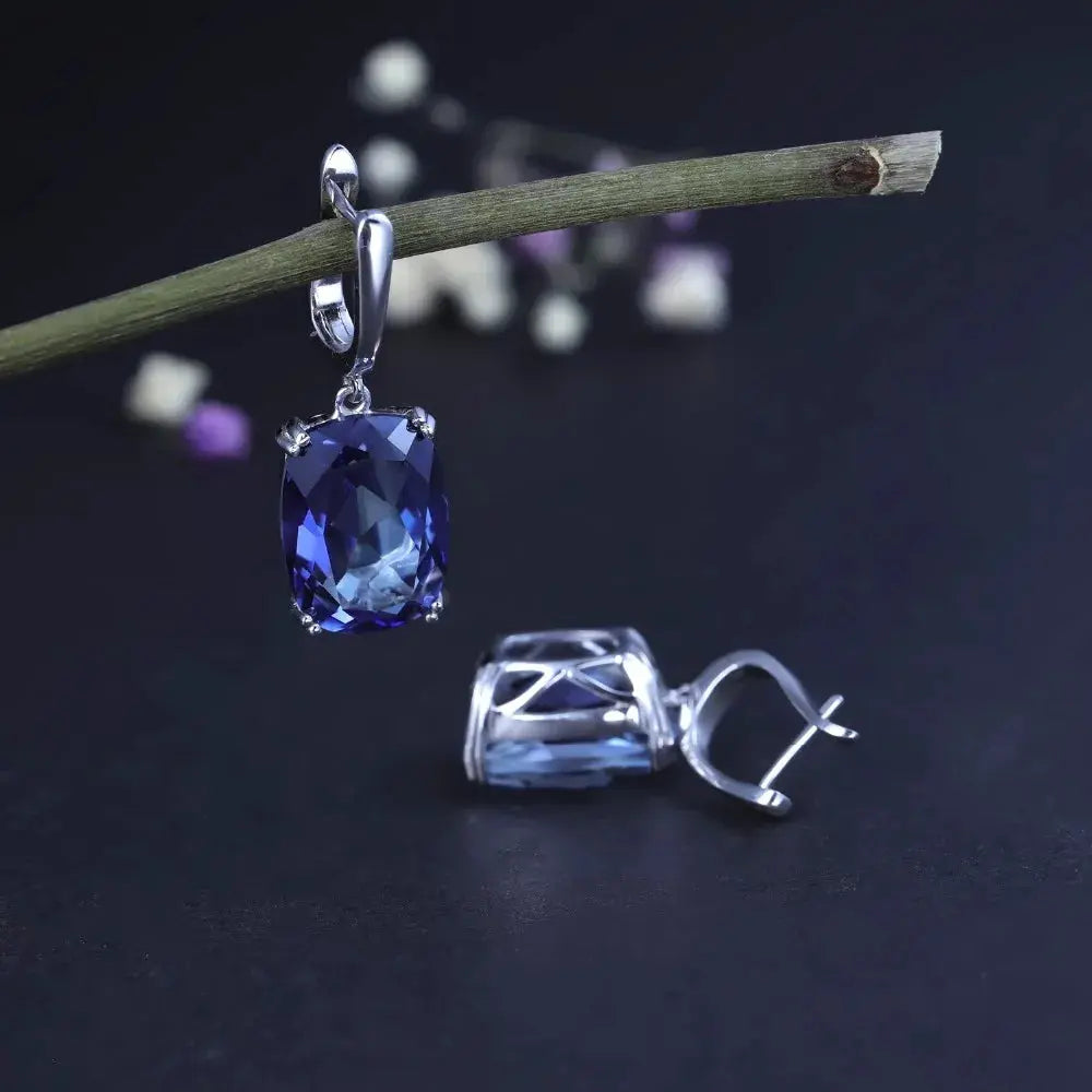 Stylish Mystic Quartz Drops designed for memorable dinner parties and events.