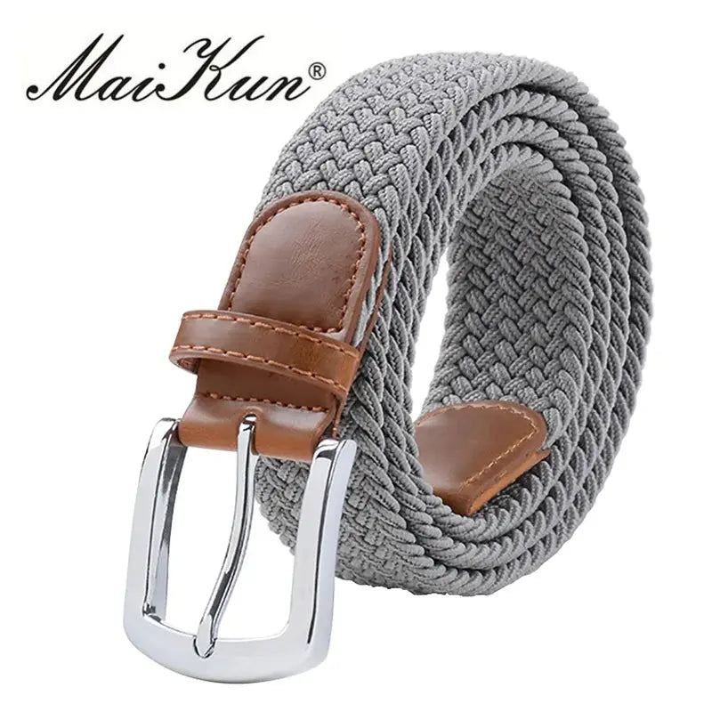 Stylish men's belt with a sleek design, perfect for amplifying any outfit.