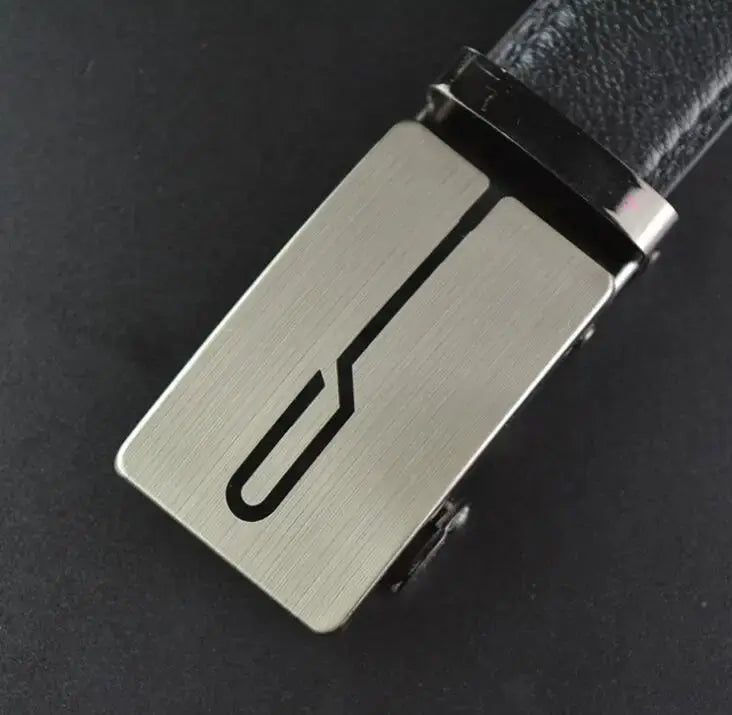 Close-up of the sleek design of the automatic buckle belt.