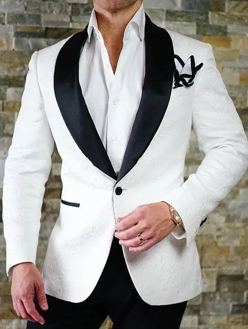 Stylish wedding tuxedo set perfect for the groom.