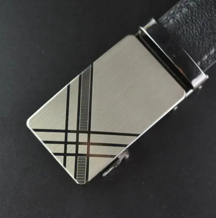 Stylish black belt that complements any outfit effortlessly.