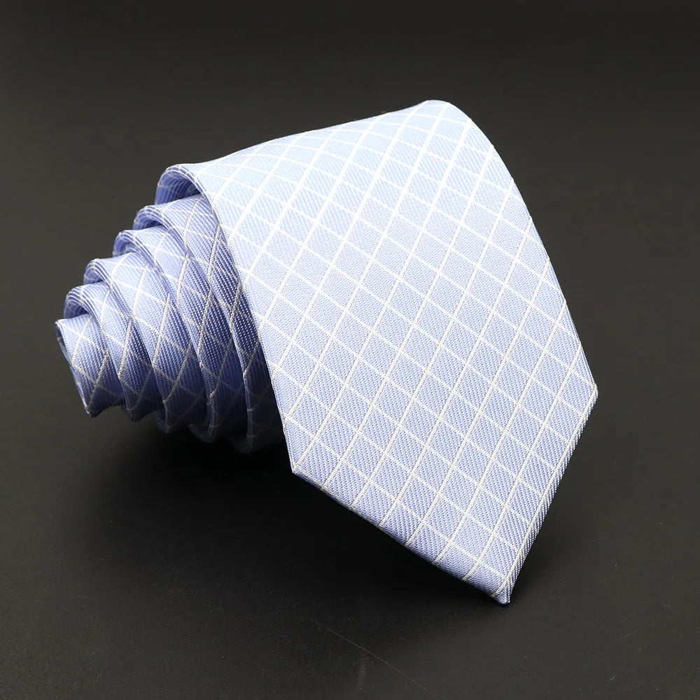 Contemporary tie with classic jacquard stripes and slim modern profile