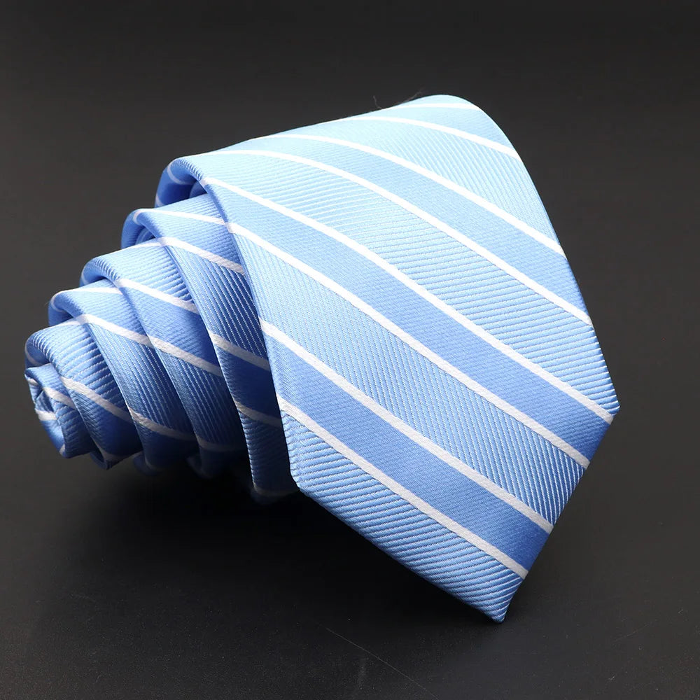 Versatile striped tie featuring premium jacquard weave and modern cut