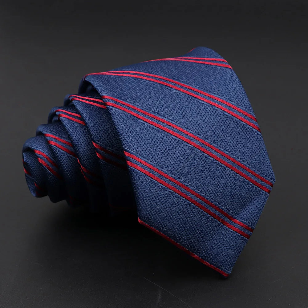 Modern jacquard necktie with elegant stripe pattern and narrow 7cm silhouette