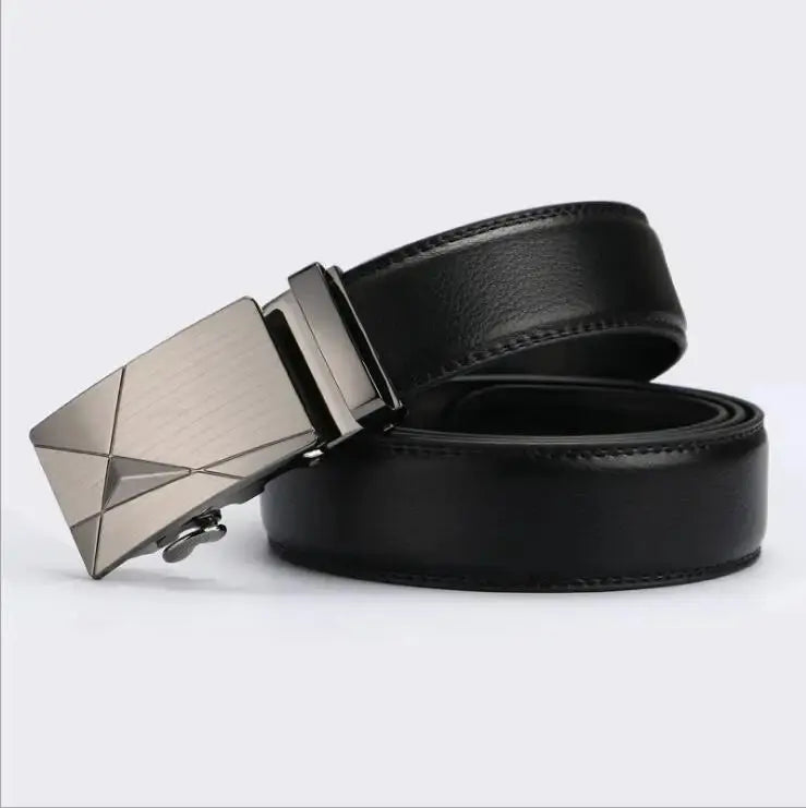 Elegant black belt with a hassle-free automatic buckle.