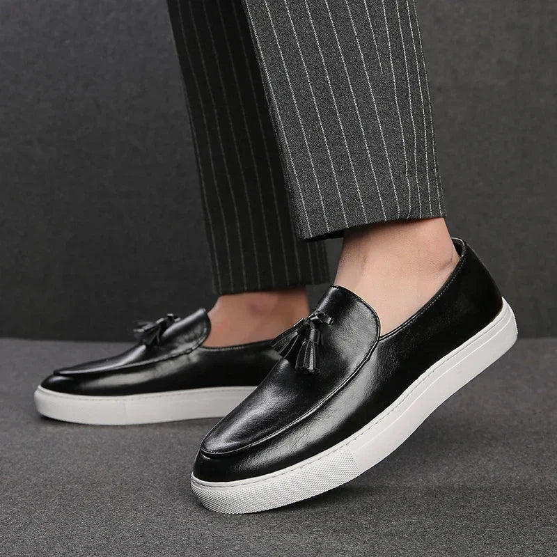 Waterproof leather loafers for men in classic brown finish