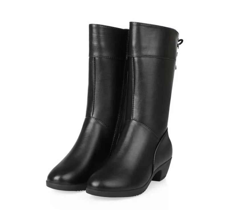 Premium leather winter boots with cozy lining and easy-access side zipper
