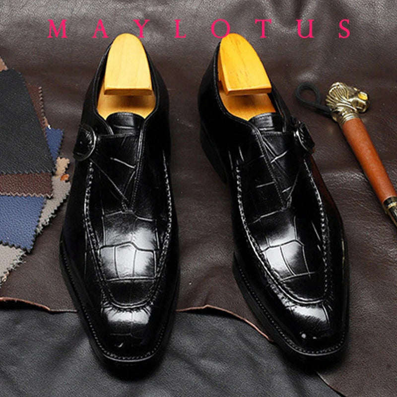 Stylish men's Oxfords in full-grain leather, perfect for boardroom meetings.