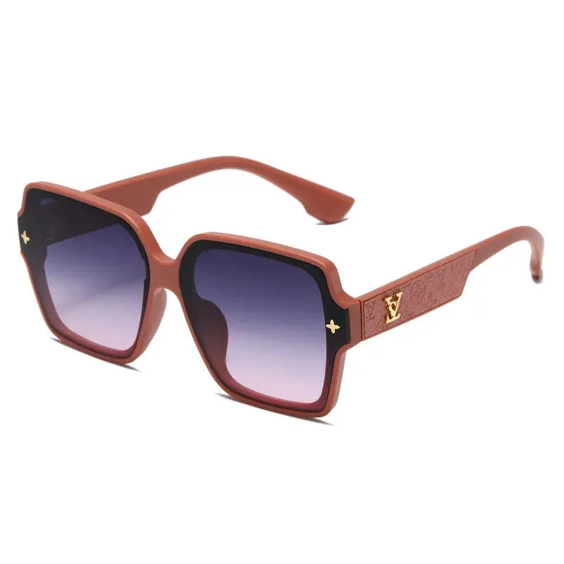 Fashion sunglasses with advanced UV protection, perfect for outdoor wear.