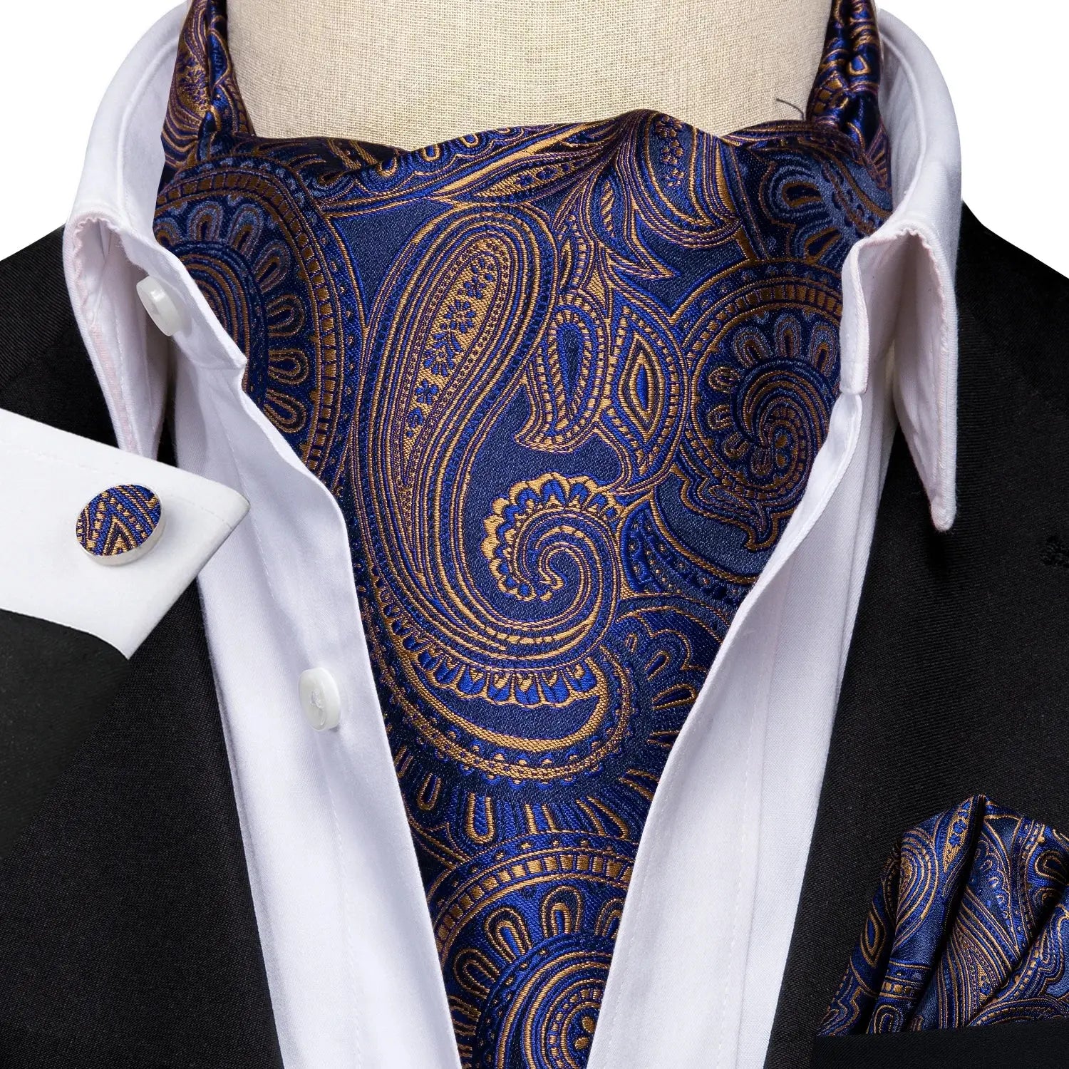 Elegant ascot tie, perfect for making lasting impressions.
