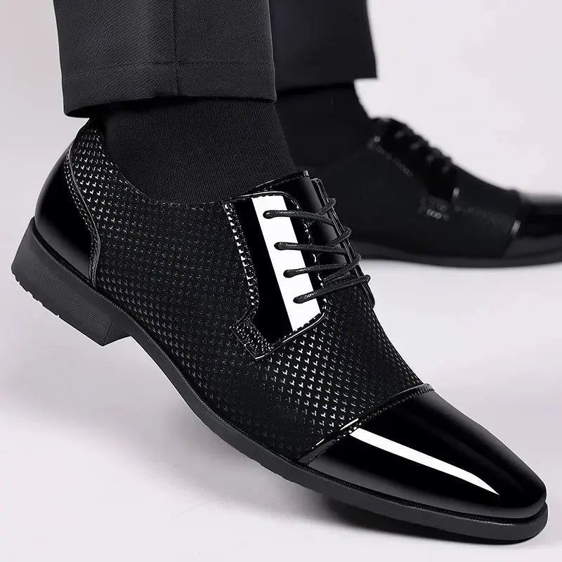 Comfortable black Oxford shoes featuring cushioned EVA insoles.