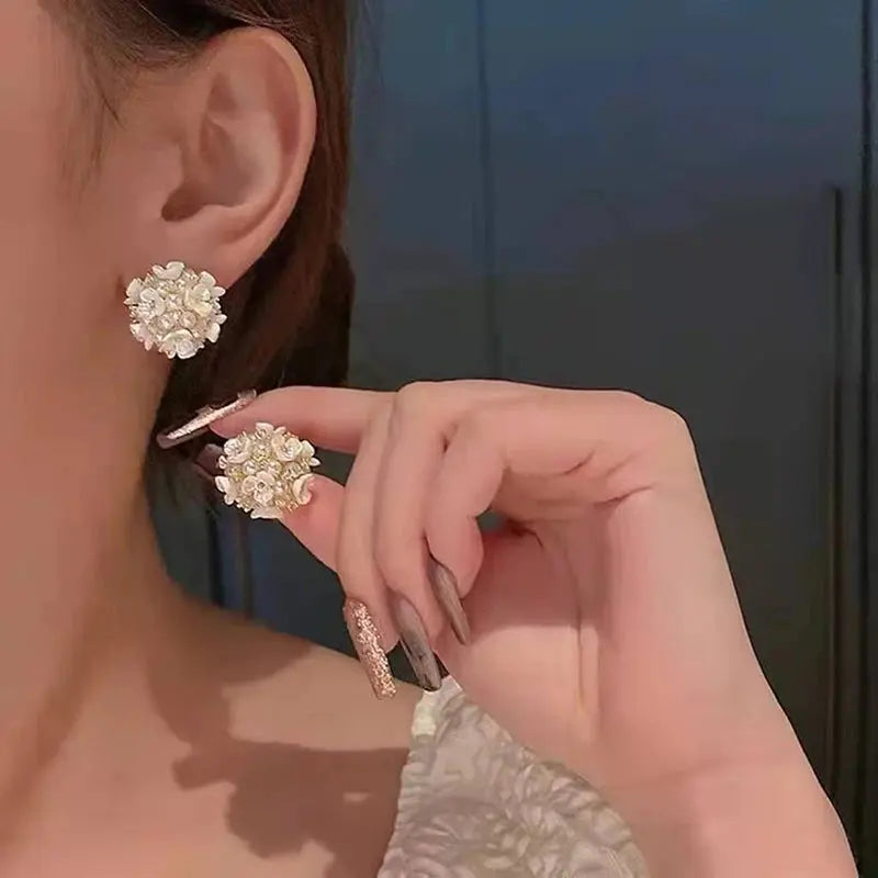 Versatile double side stud earrings in classic pearl design, ideal for bridal party gifts.