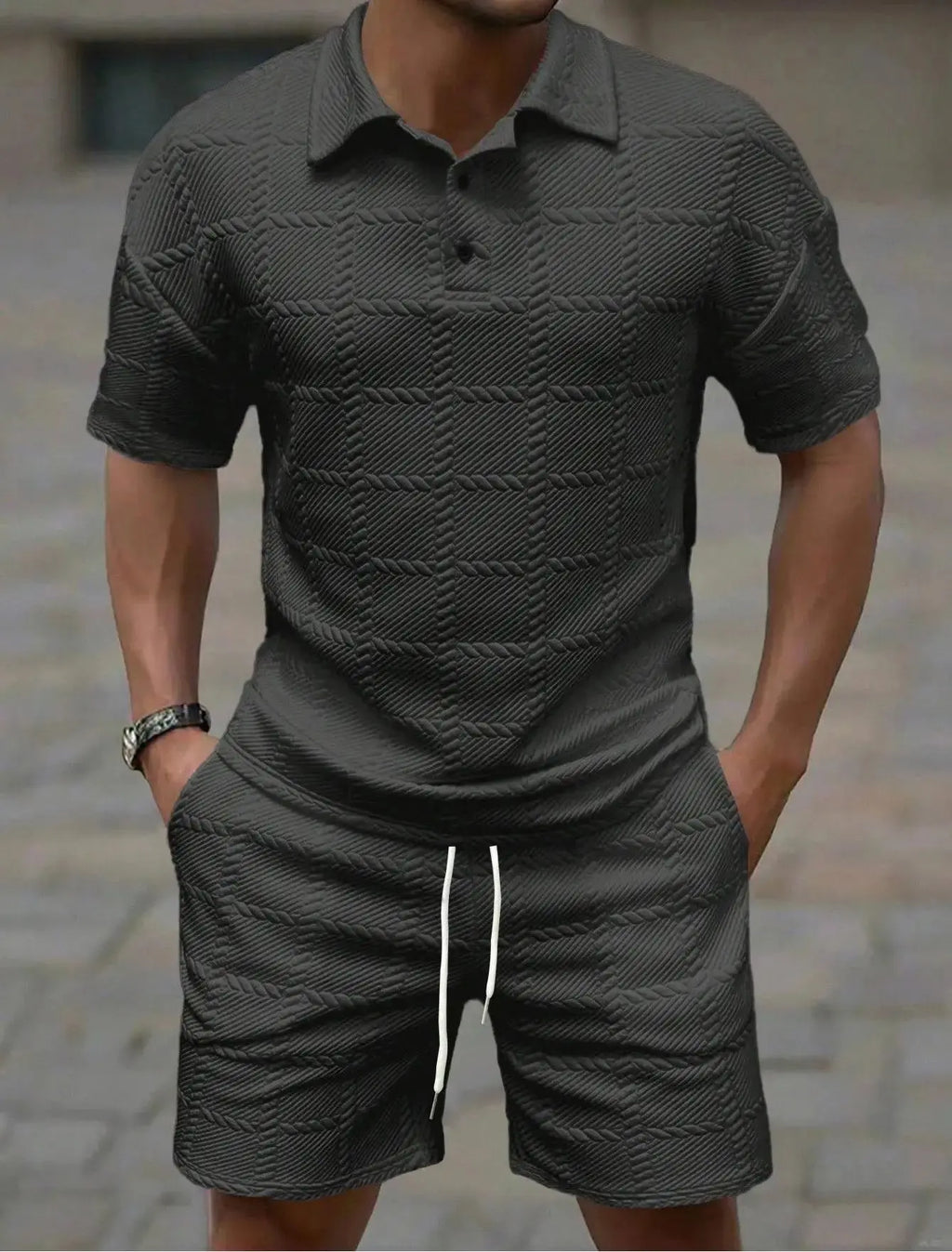 Comfort fit suit with breathable fabric, ideal for summer fashion.