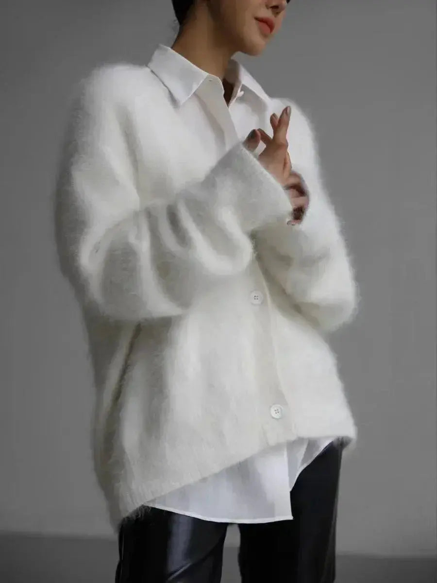 Stylish women's cardigan with subtle stretch for comfort.