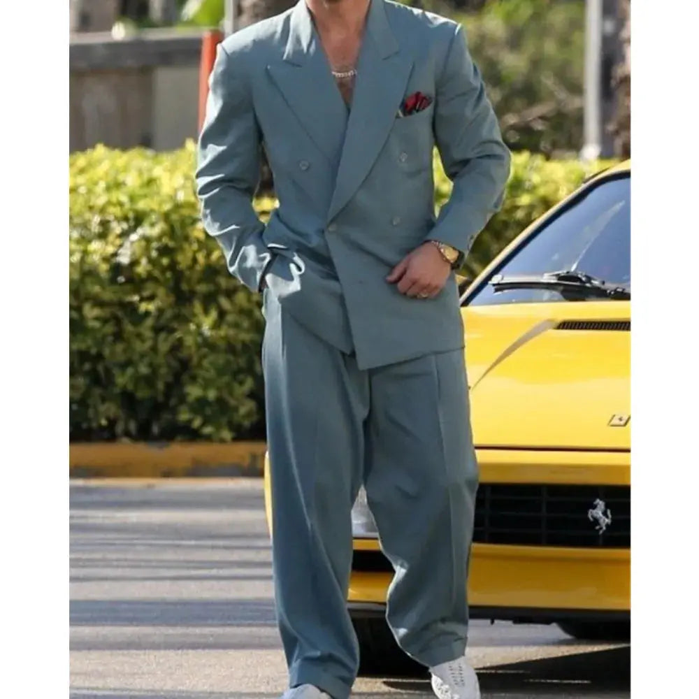 Double-breasted wedding suit in navy, crafted for elegance and comfort.