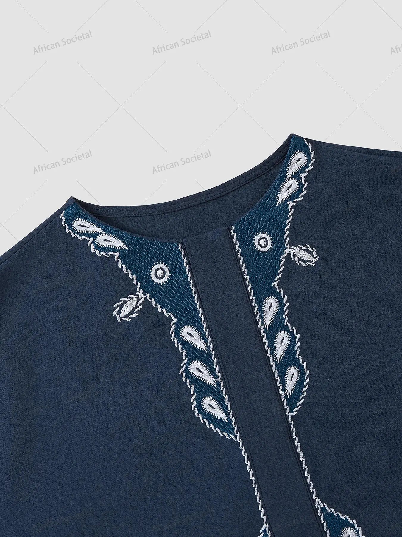 Detail of the breathable fabric of the Nigerian Kaftan Suit, highlighting comfort.