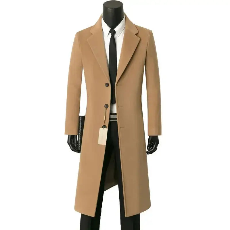 Structured suit collar adds a professional edge to the winter coat.