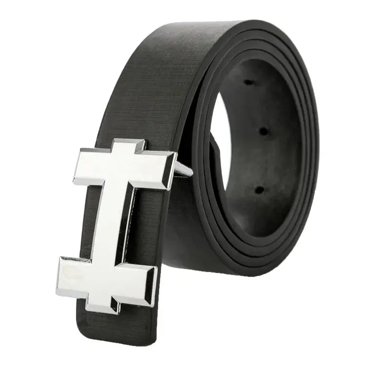 Versatile I-Buckle belt in black, ideal for both casual and formal occasions.