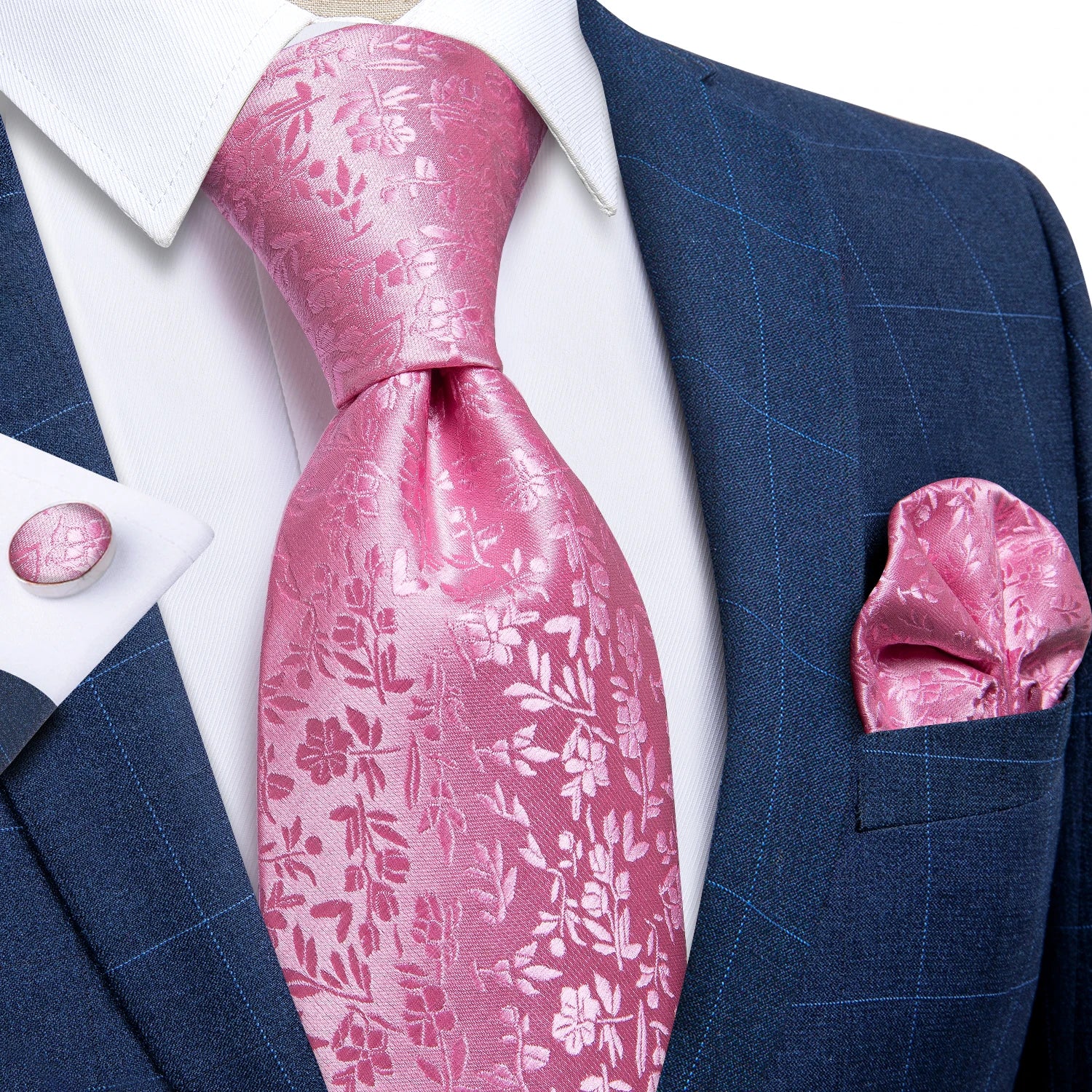 Premium quality silk blend tie with traditional paisley design and pocket square
