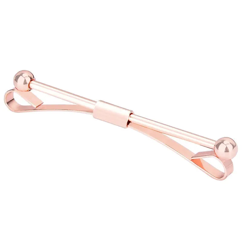 Sophisticated tie bar designed for executive fashion and formal wear.