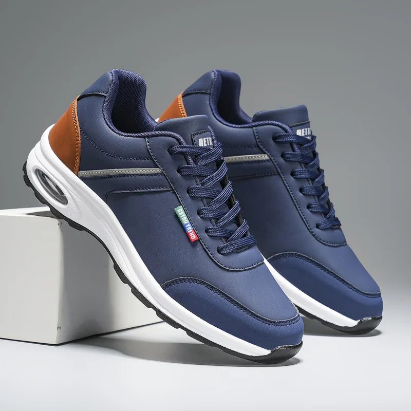 Soft fabric insoles for supreme comfort in all-weather shoes.