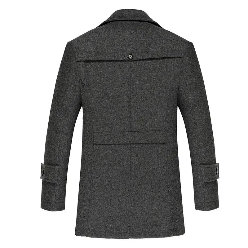 Close-up of the seamless zipper closure on the stylish woolen coat for a sleek silhouette.