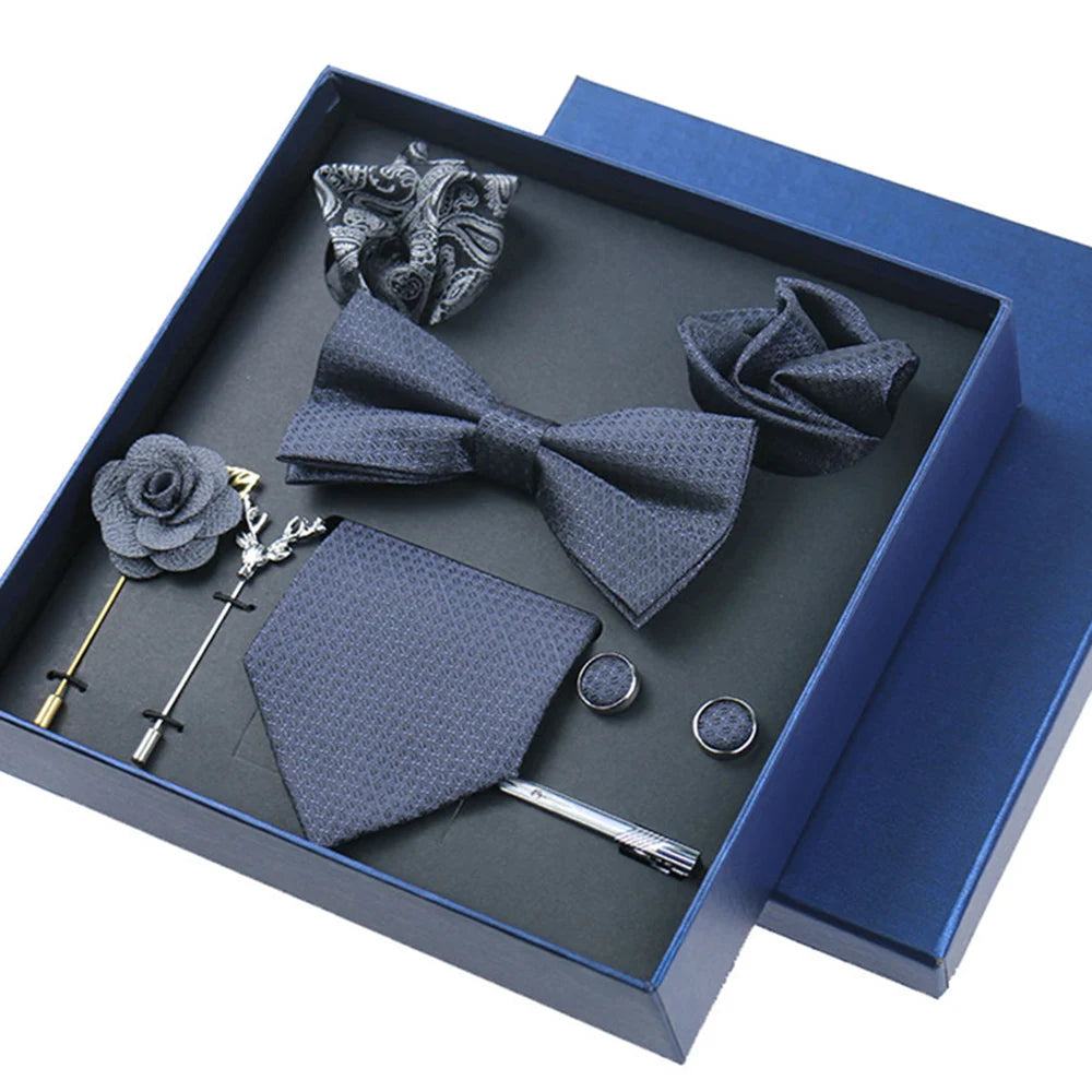 Sophisticated formal accessory set with rich textured weaving