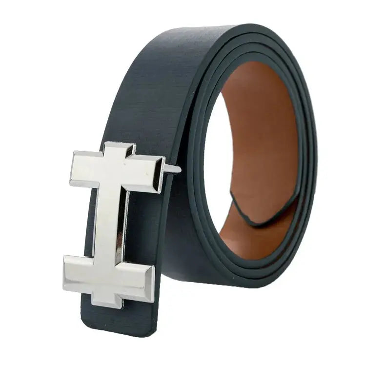 I-Buckle belt worn with a trendy outfit, illustrating its role as a bold fashion accessory.