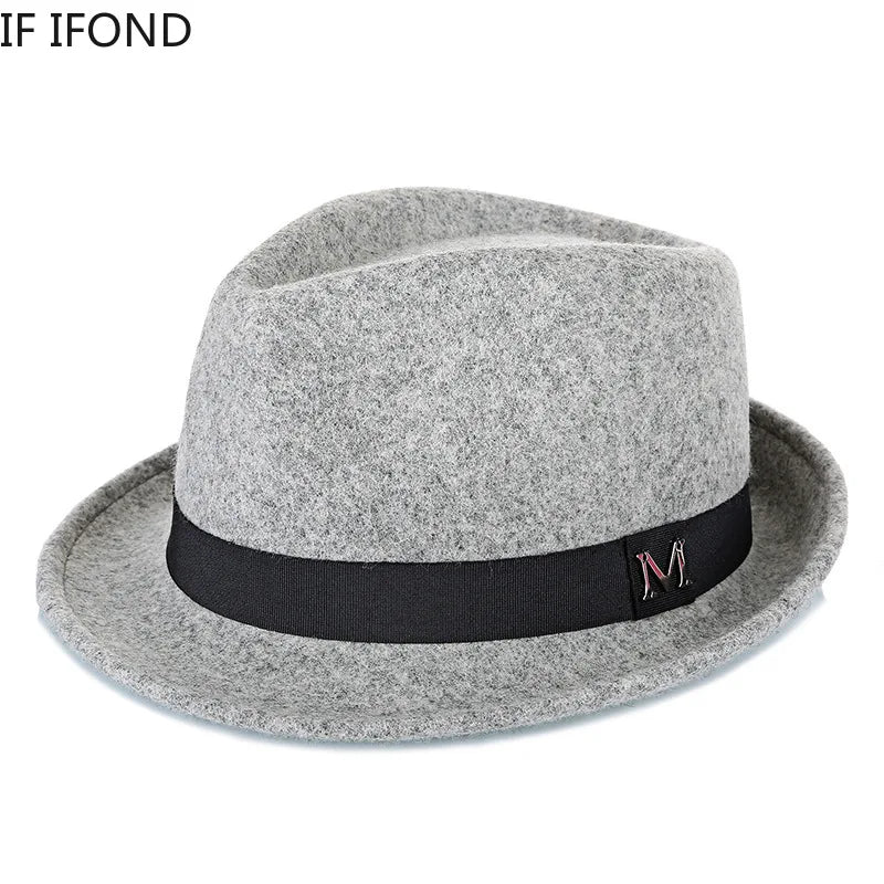Elegant gentleman's cap in classic fedora style, ideal for cold winter evenings.