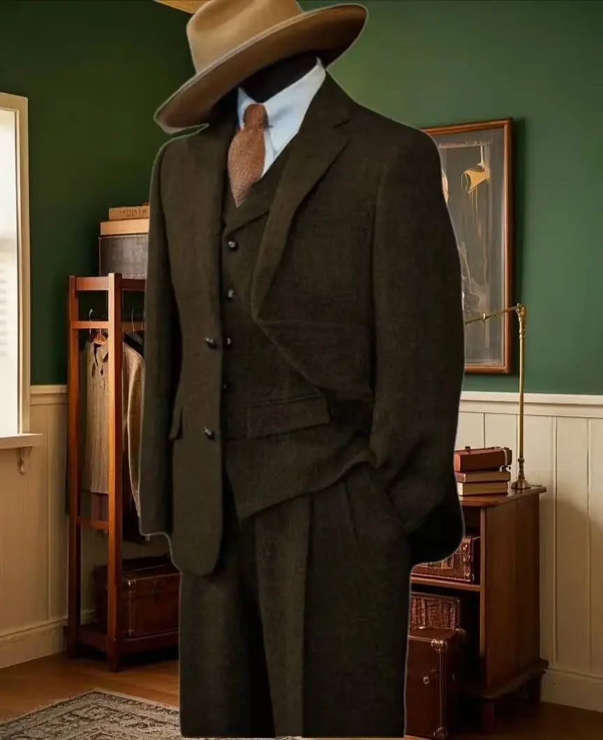 Single-breasted navy suit with modern lines, perfect for business meetings.