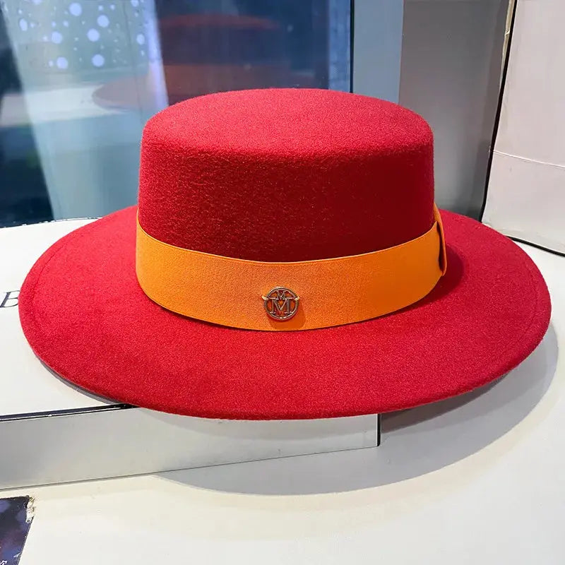 Sophisticated hat designed for women, enhancing outfits for garden parties and weddings.