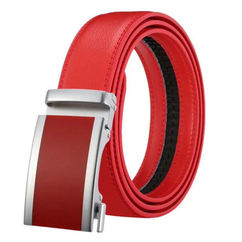Automatic metallic buckle of the luxe leather belt, highlighting its elegant design and functionality.