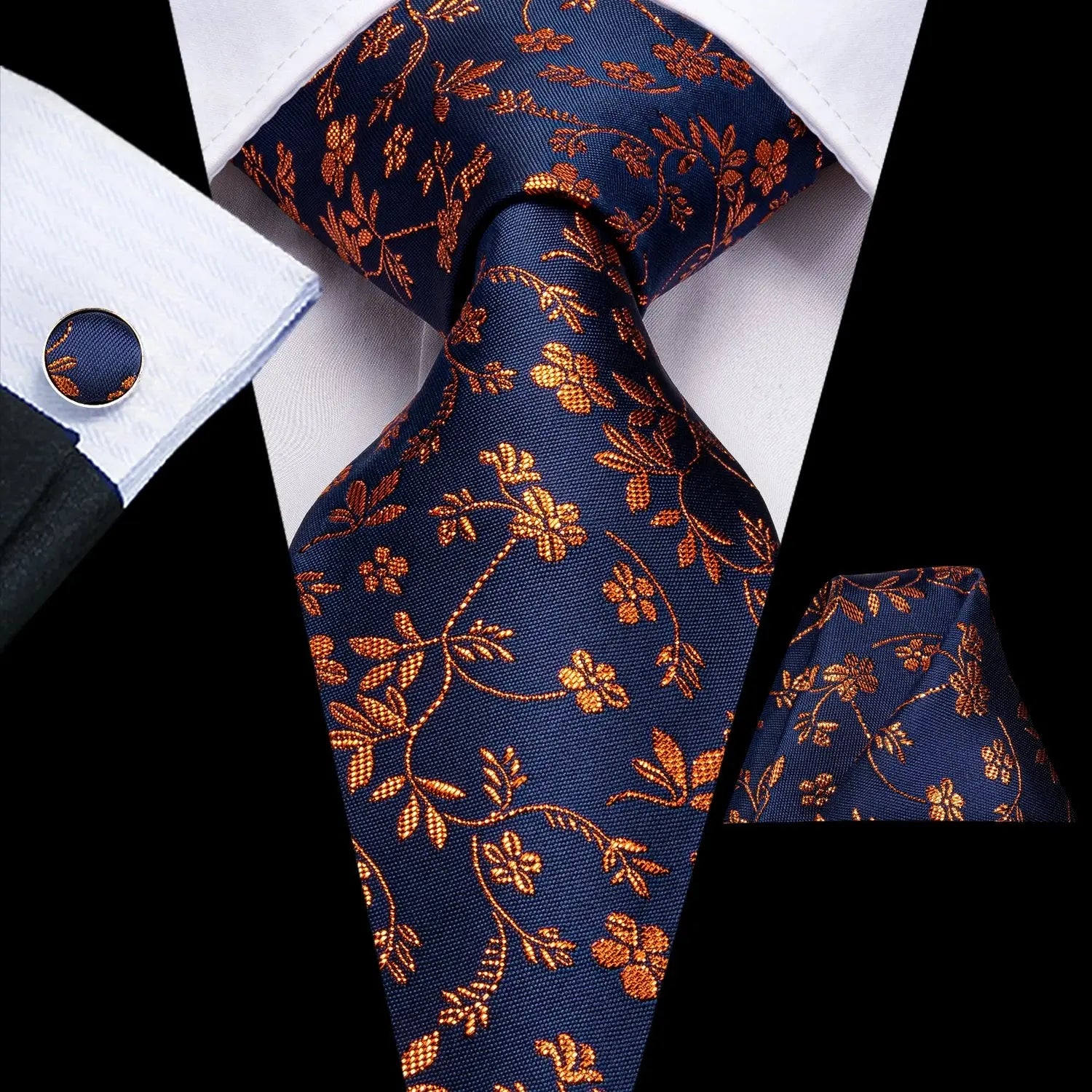 Enchanting red and green paisley tie set made from 100% jacquard woven silk.
