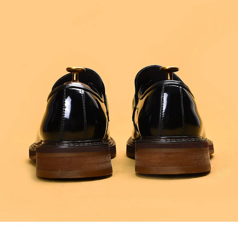 Waterproof men's loafers with breathable leather and all-weather durability