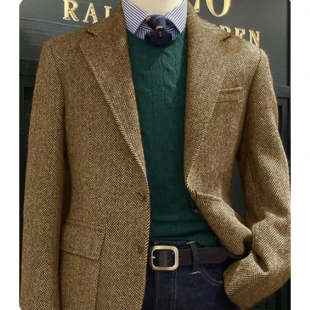 Versatile herringbone blazer, suitable for year-round wear, combining warmth and sophisticated fashion.