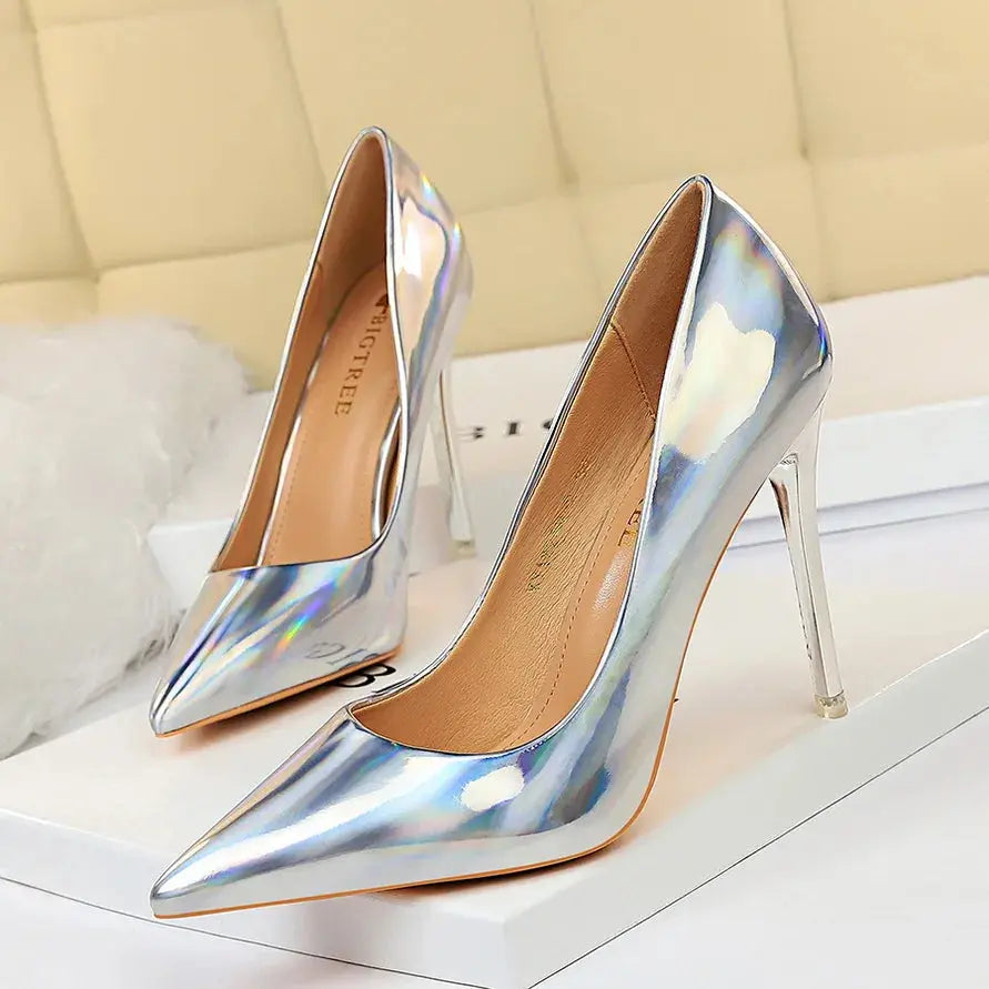 Side view of stiletto pumps emphasizing their seamless fit and refined craftsmanship.