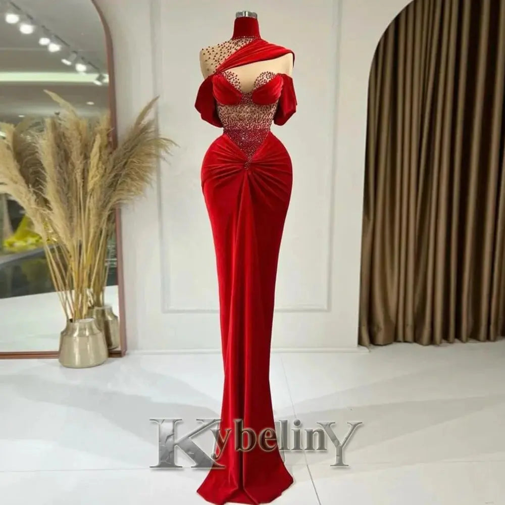 Custom fit elegant prom dress featuring a stunning silhouette and premium satin.